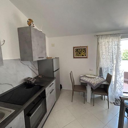 Nina Apartament Giardini Naxos Con Posto Auto Экстерьер фото