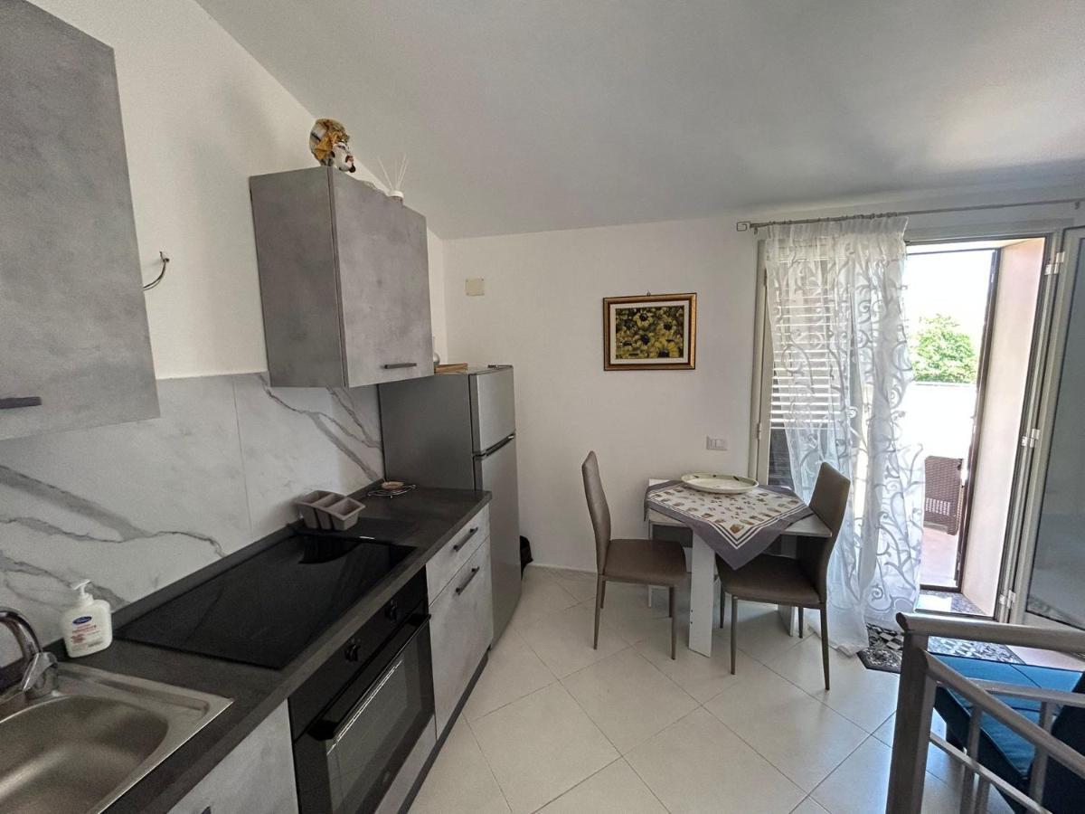 Nina Apartament Giardini Naxos Con Posto Auto Экстерьер фото