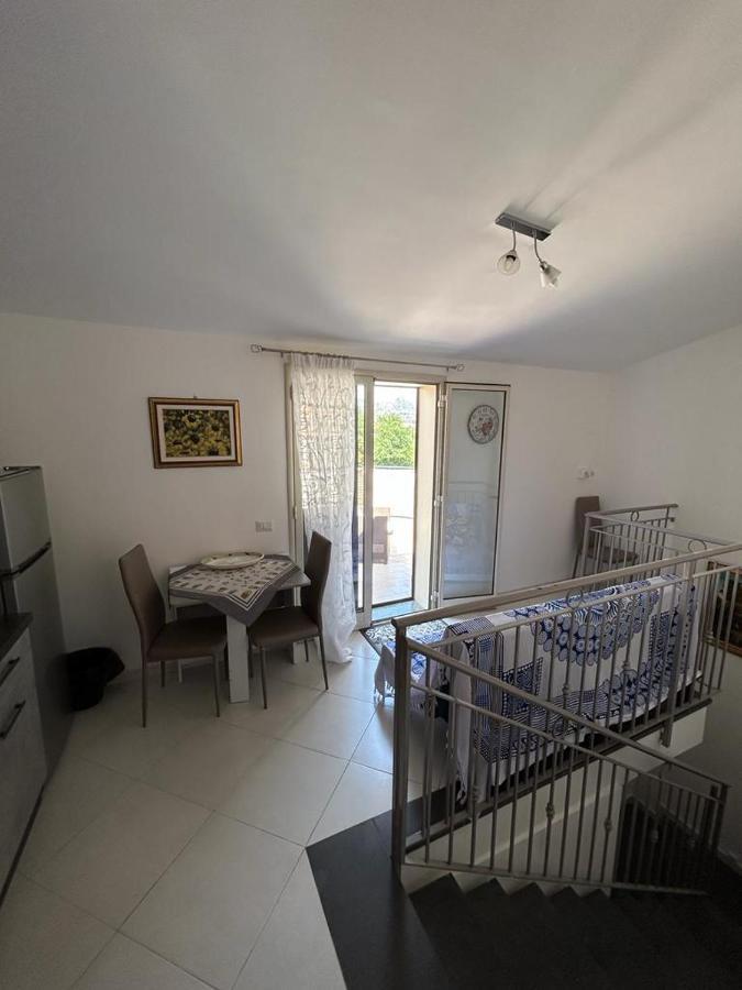 Nina Apartament Giardini Naxos Con Posto Auto Экстерьер фото