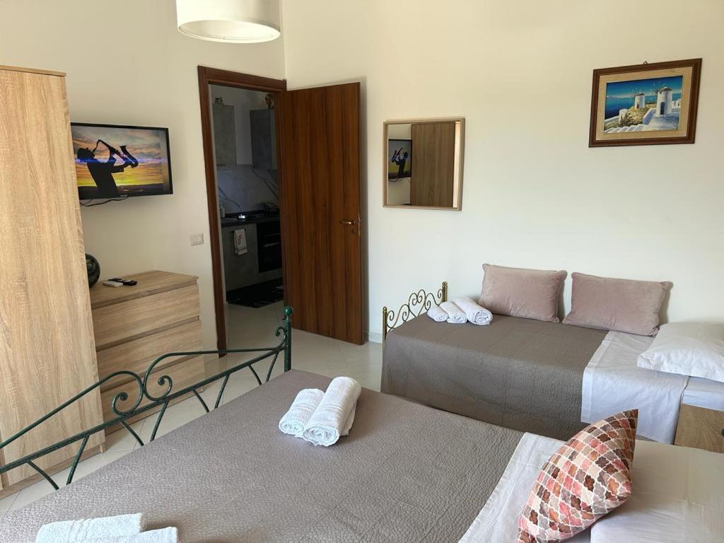 Nina Apartament Giardini Naxos Con Posto Auto Экстерьер фото