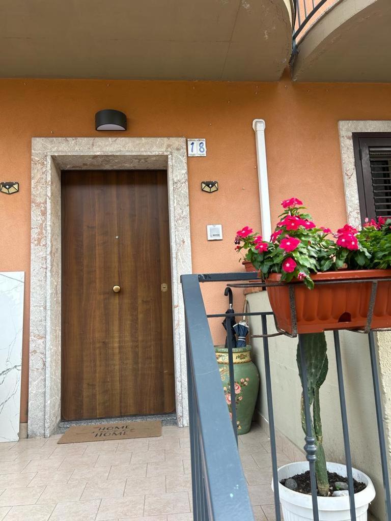 Nina Apartament Giardini Naxos Con Posto Auto Экстерьер фото